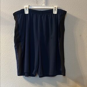 Nike dri-fit basketball shorts size medium